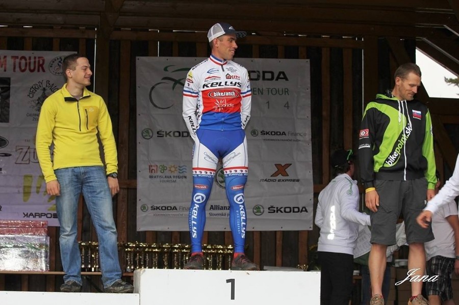 Tomáš Tomašek na bedni v Slovenskom Raji - bikepoint.sk
