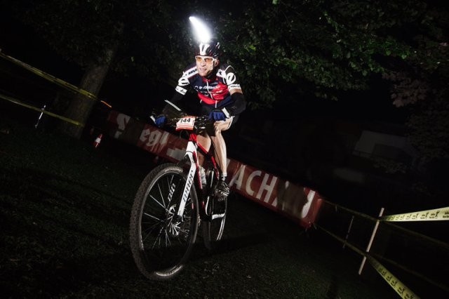 Jobánek vyhrál noční závod ve Flachau - bikepoint.sk