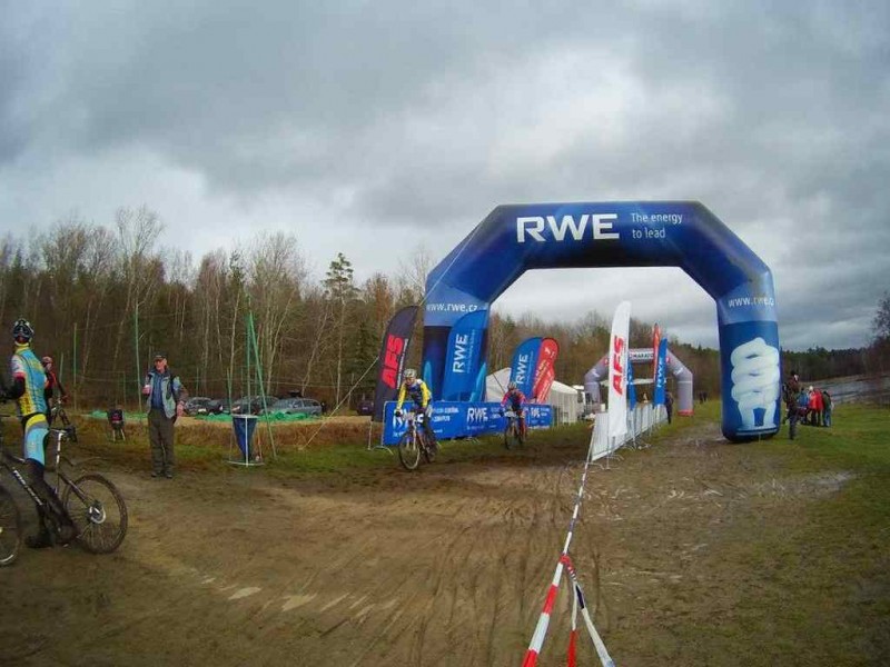 RWE WINTER  OKOLO HRADCE, ALEBO  KEĎ V ZIME NA PRETEK TAK AJ NA KONIEC SVETA... - bikepoint.sk