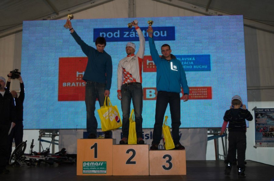 Report: Beh (1. Zimný MTB maratón na Slovensku v kombinácii s behom Bratislava – Železná studienka) - bikepoint.sk